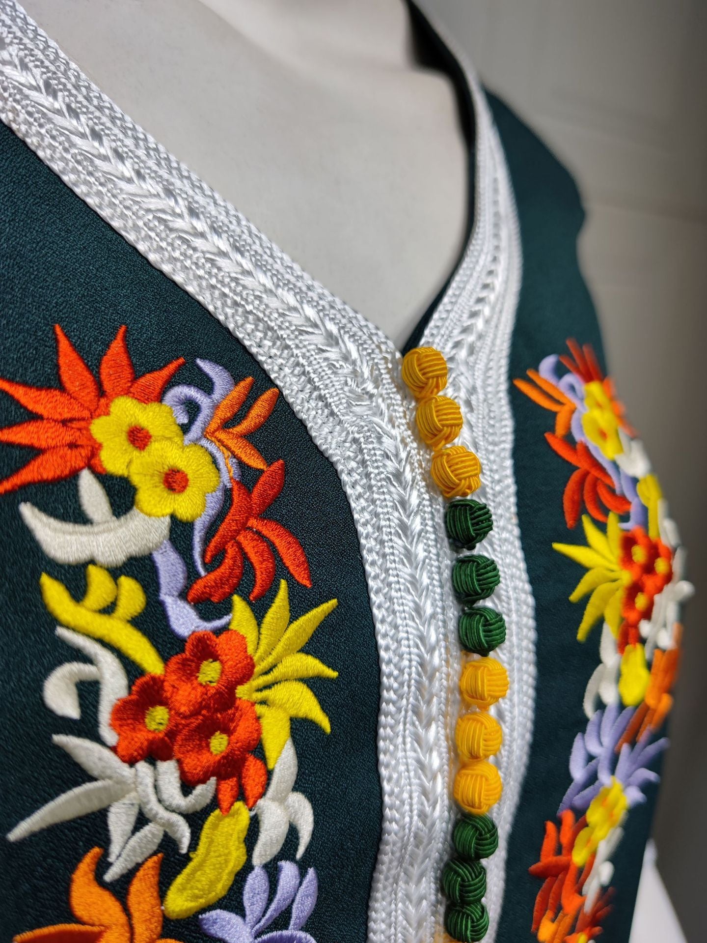 Four Seasons Embroidered Lace Chiffon Dubai Robe