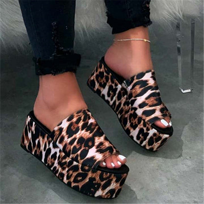 New Style Flat Slippers Women'S Thick-Soled Leopard Print European And Beautiful Women Shoes