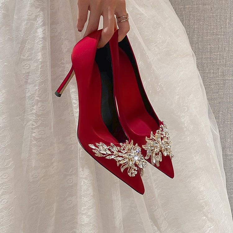 أحذية الزفاف الحمراء أنثى الكعب العالي